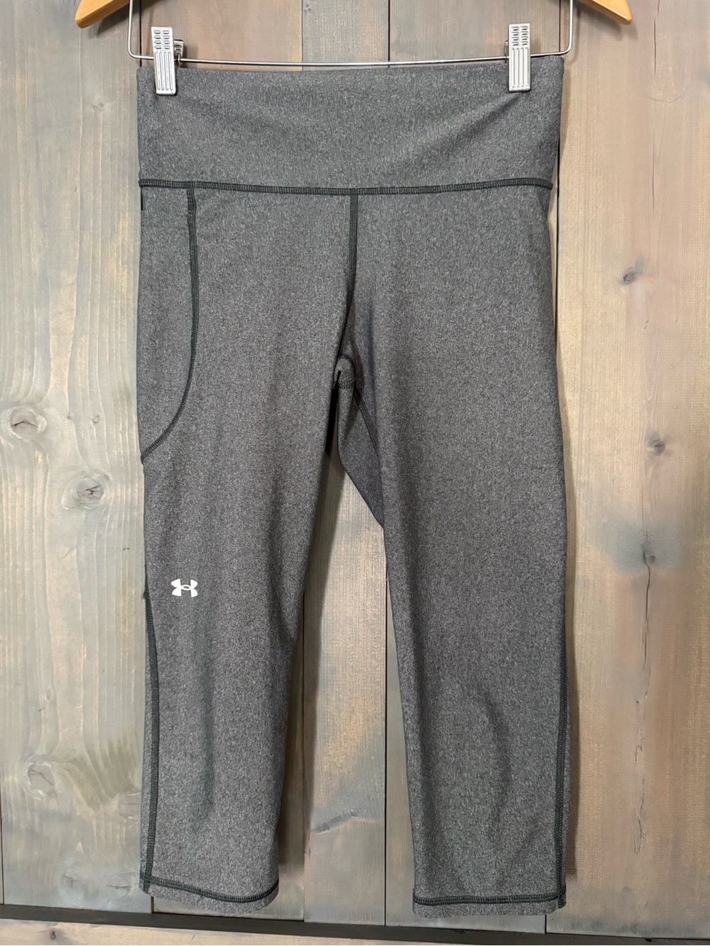Under Armour Women's Charcoal Gray Capri Leggings